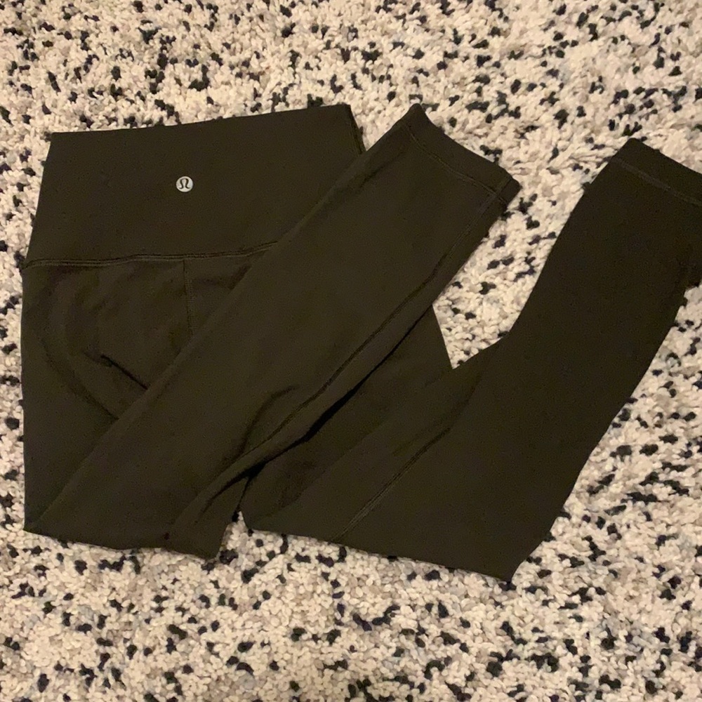 olive short lululemon leggings
